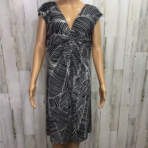 London Times Black and White Abstract Twist Front‎ Dress